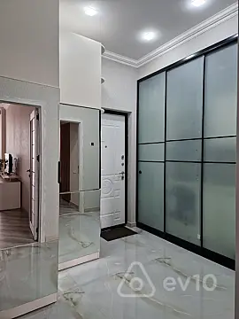 Kirayə verilir 2 otaqlı yeni tikili 76 m²