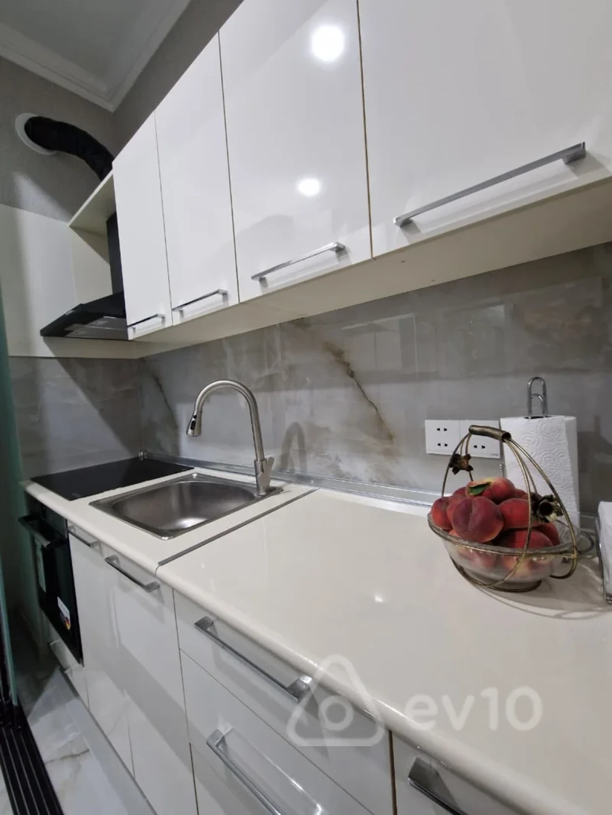 Kirayə verilir 2 otaqlı yeni tikili 76 m²