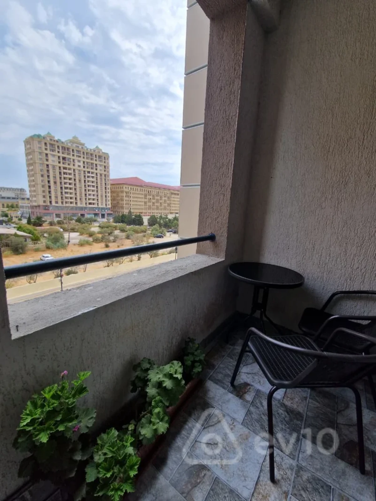 Kirayə verilir 2 otaqlı yeni tikili 76 m²