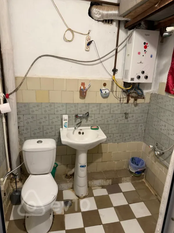 Kirayə verilir 2 otaqlı köhnə tikili 35 m²