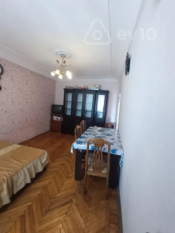 Kirayə verilir 2 otaqlı köhnə tikili 35 m²