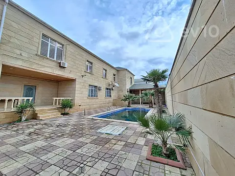 Satılır 11 otaqlı həyət evi 581 m²