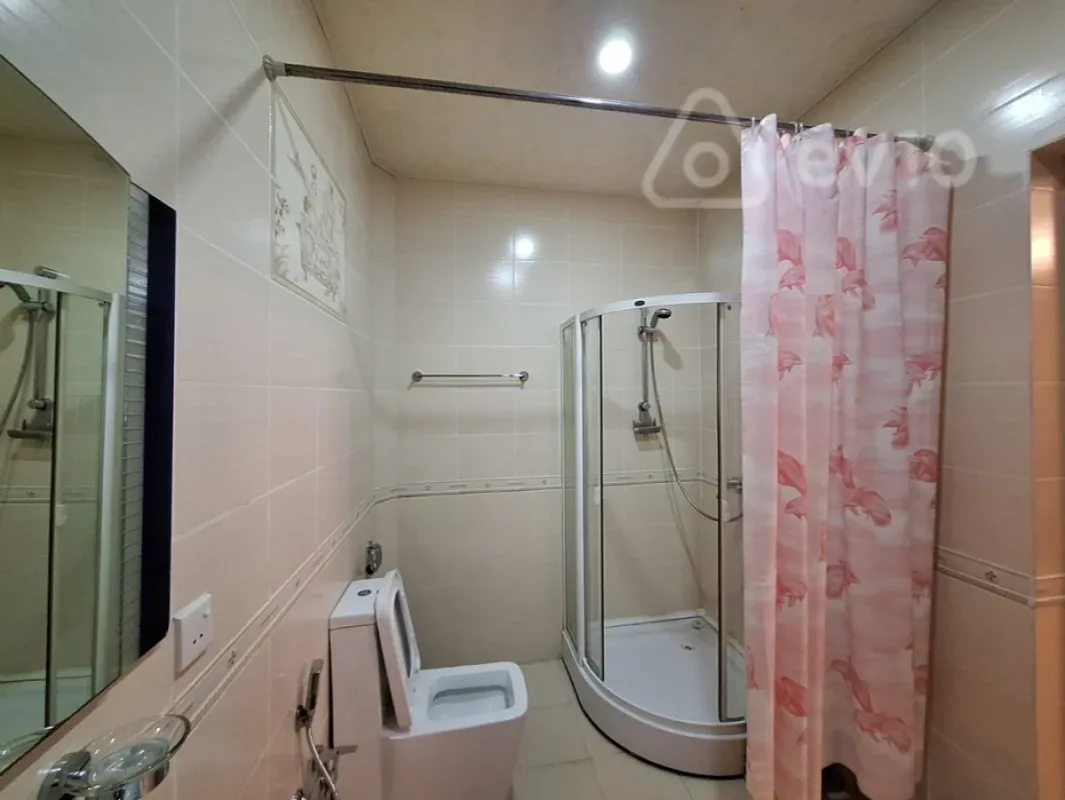 Satılır 11 otaqlı həyət evi 581 m²