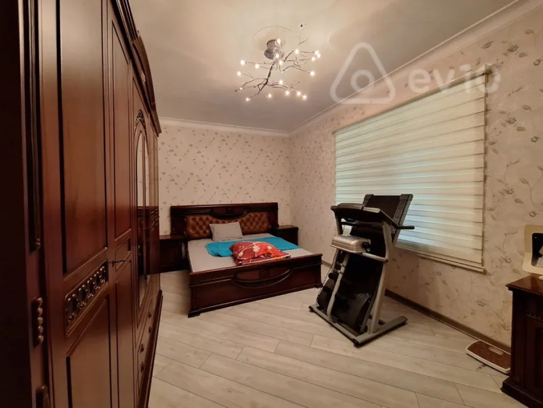 Satılır 11 otaqlı həyət evi 581 m²