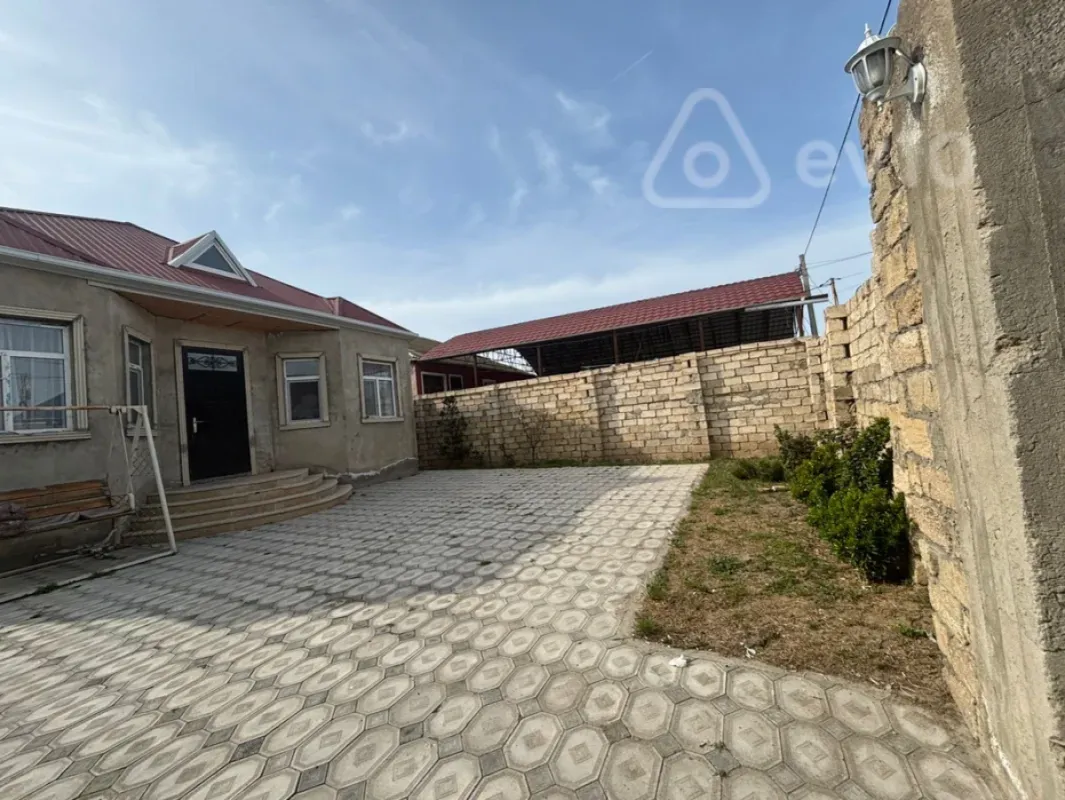 Satılır 4 otaqlı həyət evi 110 m²