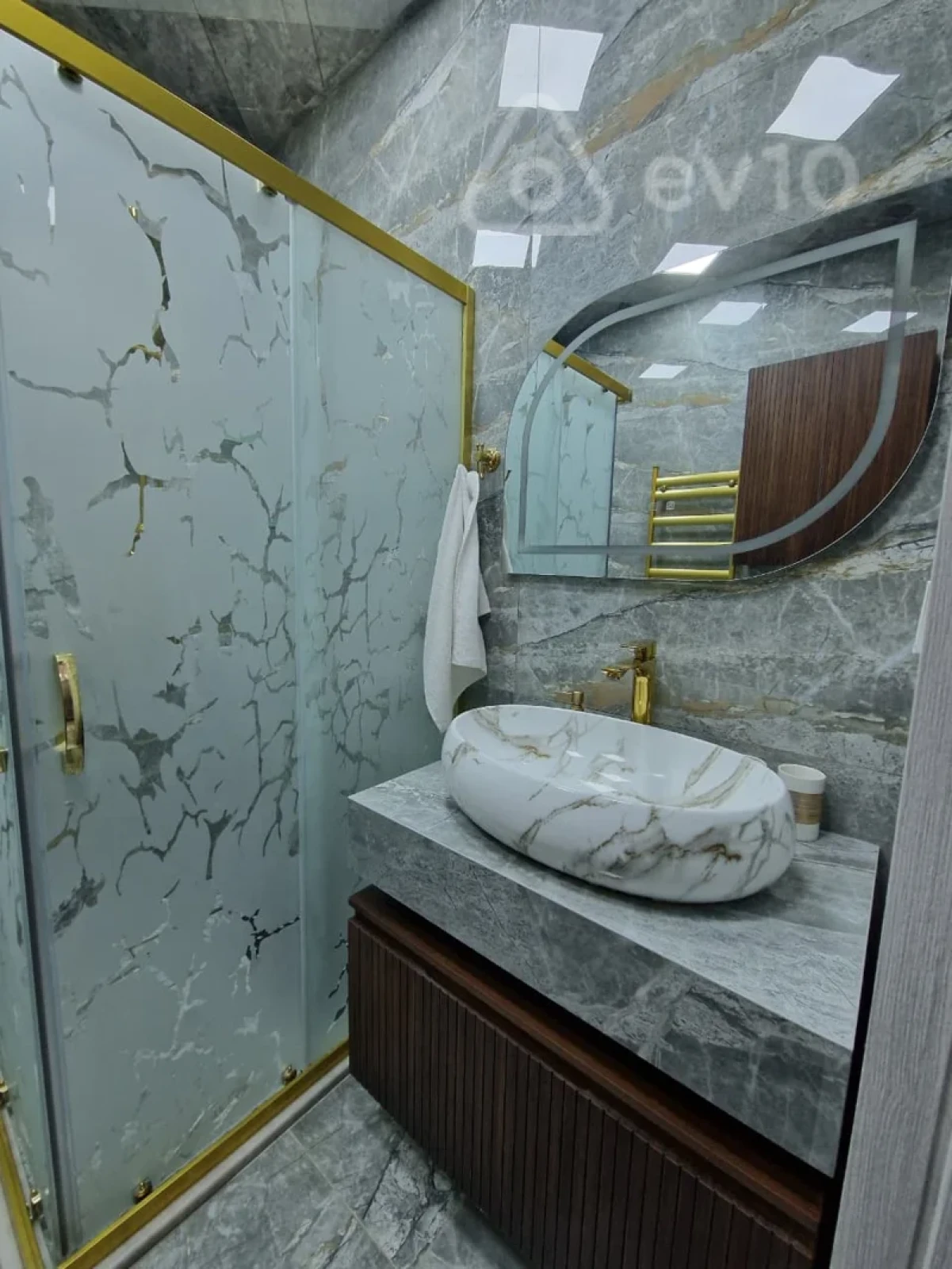 Kirayə verilir 2 otaqlı yeni tikili 75 m²