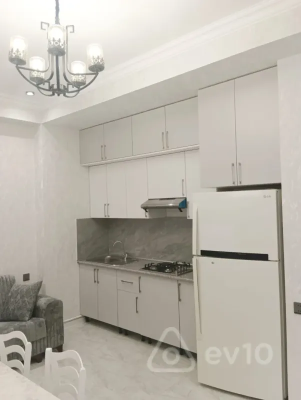 Kirayə verilir 3 otaqlı yeni tikili 70 m²