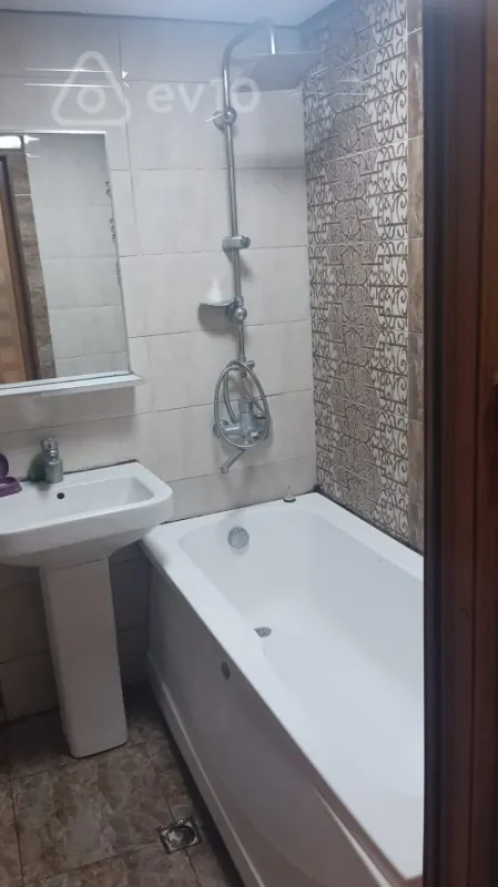 Kirayə verilir 3 otaqlı yeni tikili 80 m²