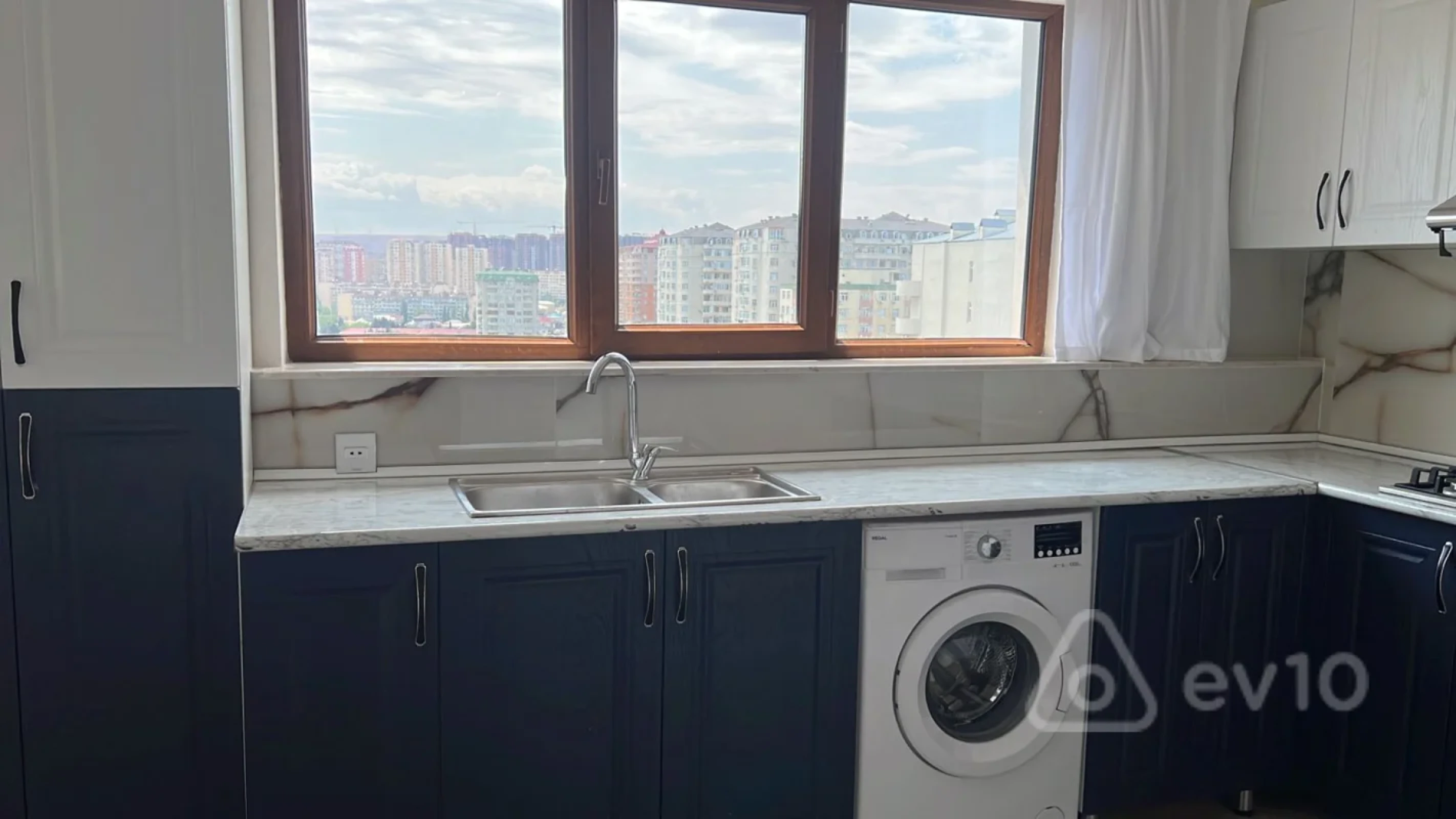 Kirayə verilir 3 otaqlı yeni tikili 110 m²