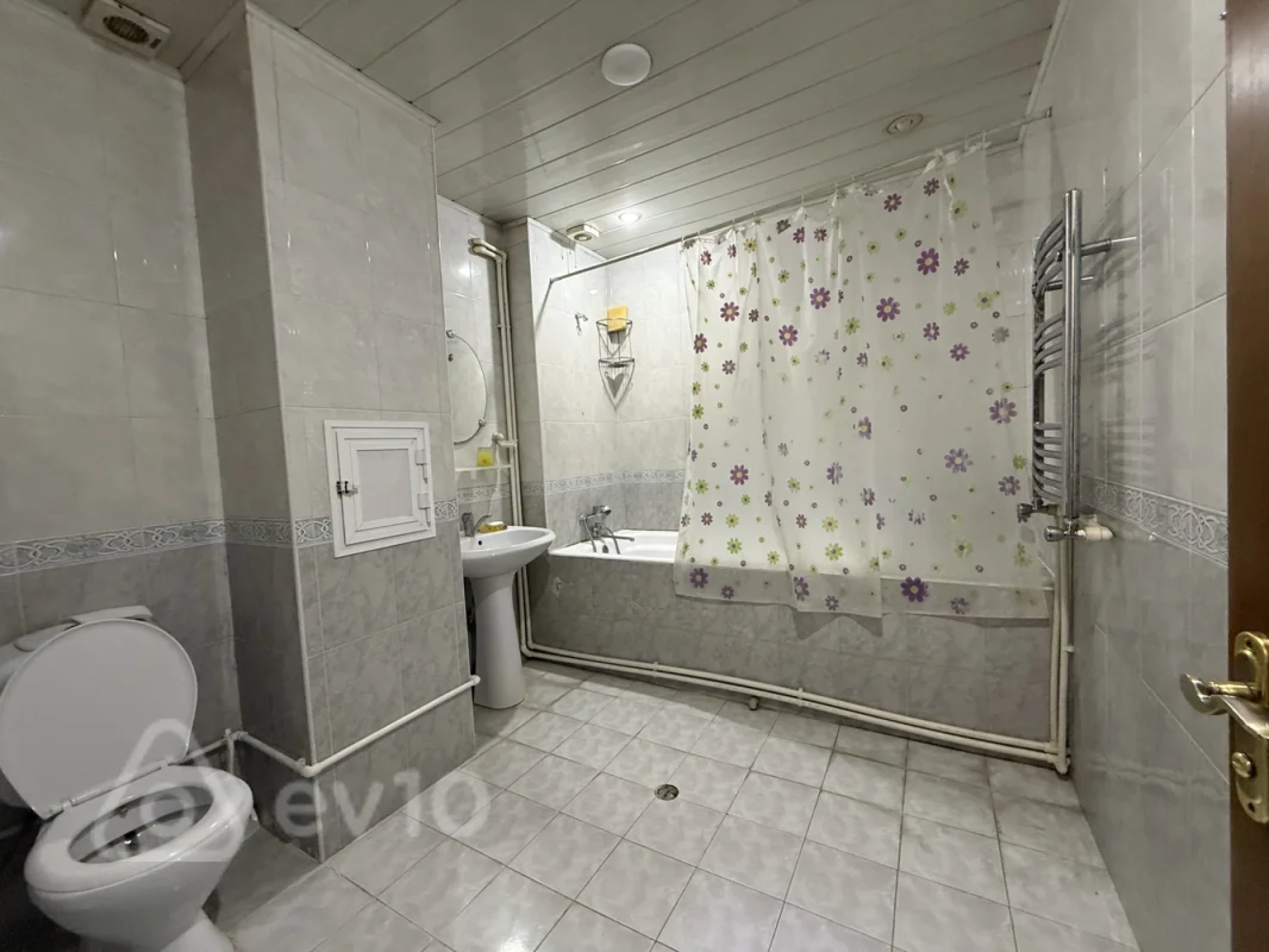 Kirayə verilir 2 otaqlı yeni tikili 95 m²
