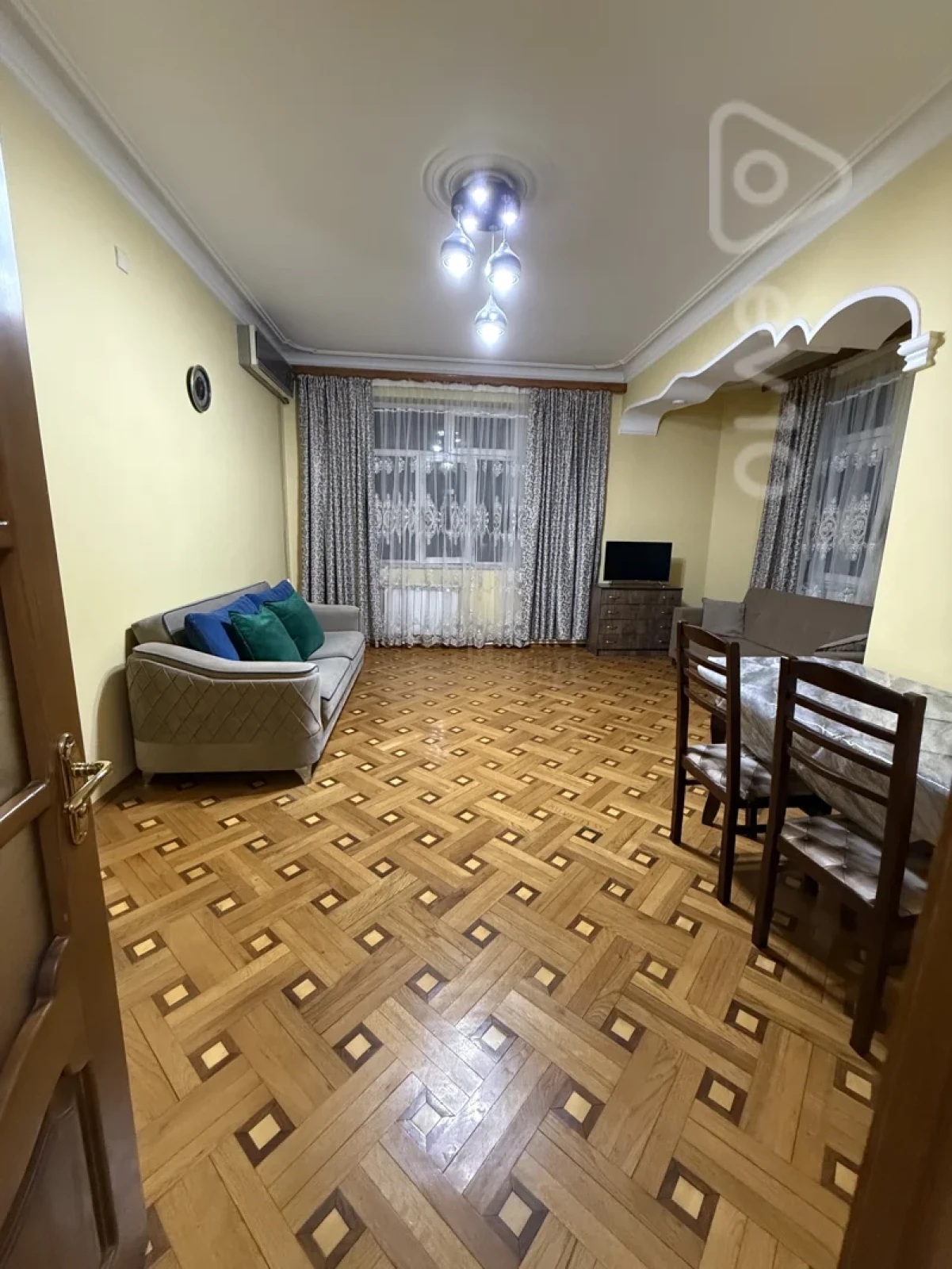 Kirayə verilir 2 otaqlı yeni tikili 95 m²
