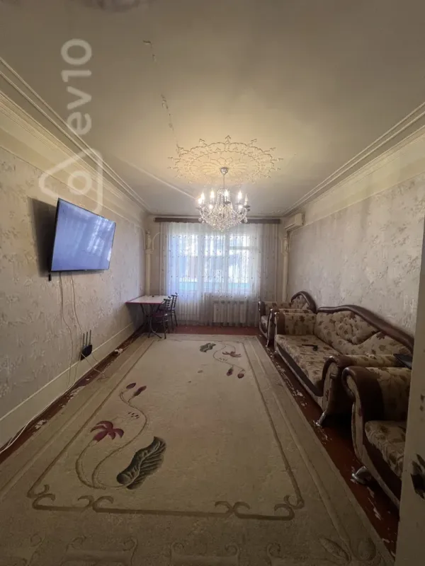 Satılır 4 otaqlı köhnə tikili 101 m²