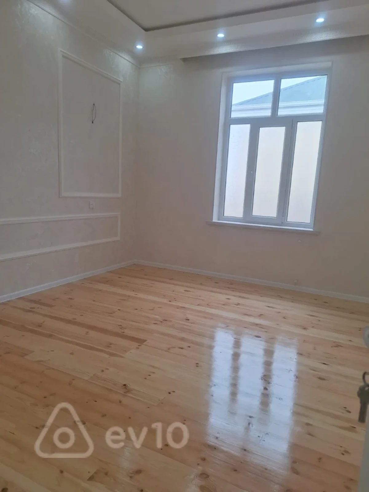 Satılır 4 otaqlı həyət evi 140 m²