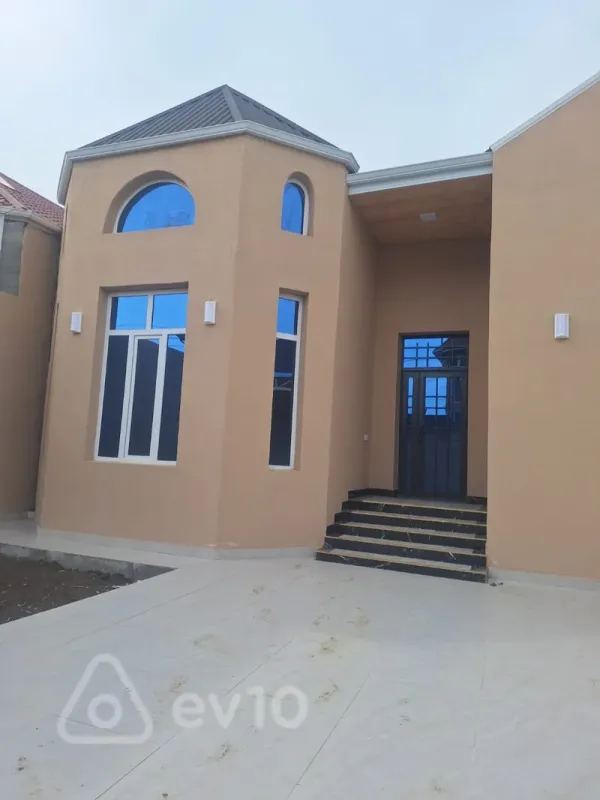 Satılır 4 otaqlı həyət evi 140 m²