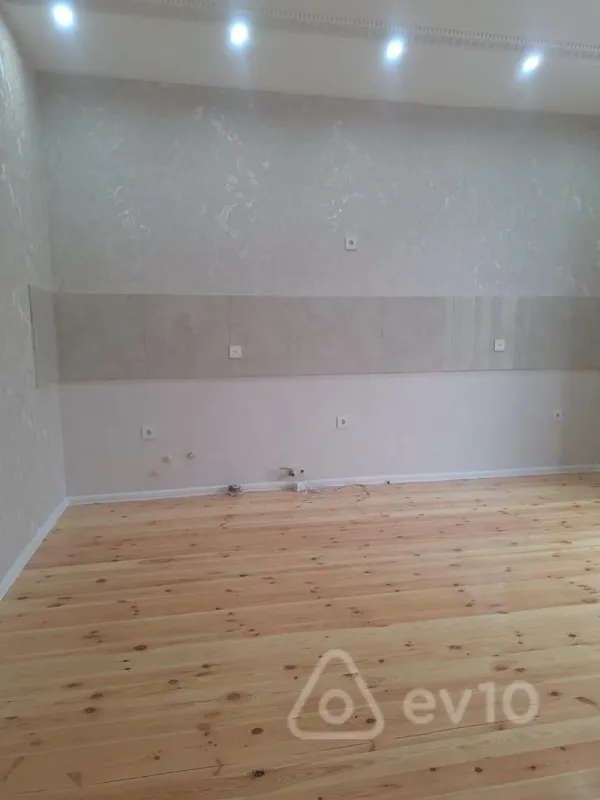 Satılır 4 otaqlı həyət evi 140 m²