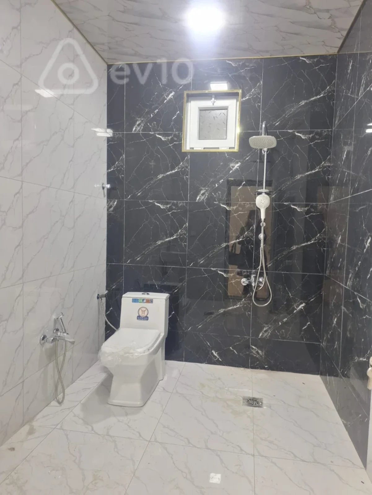 Satılır 4 otaqlı həyət evi 140 m²