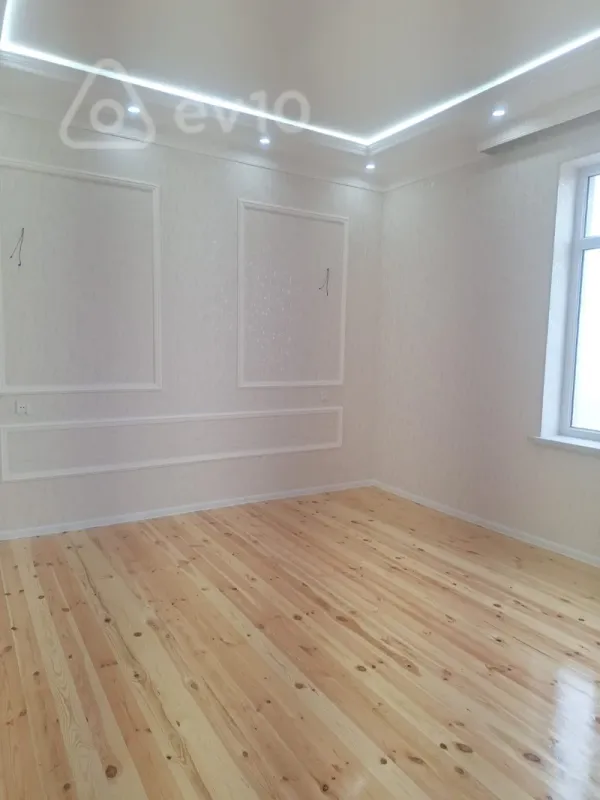 Satılır 4 otaqlı həyət evi 140 m²