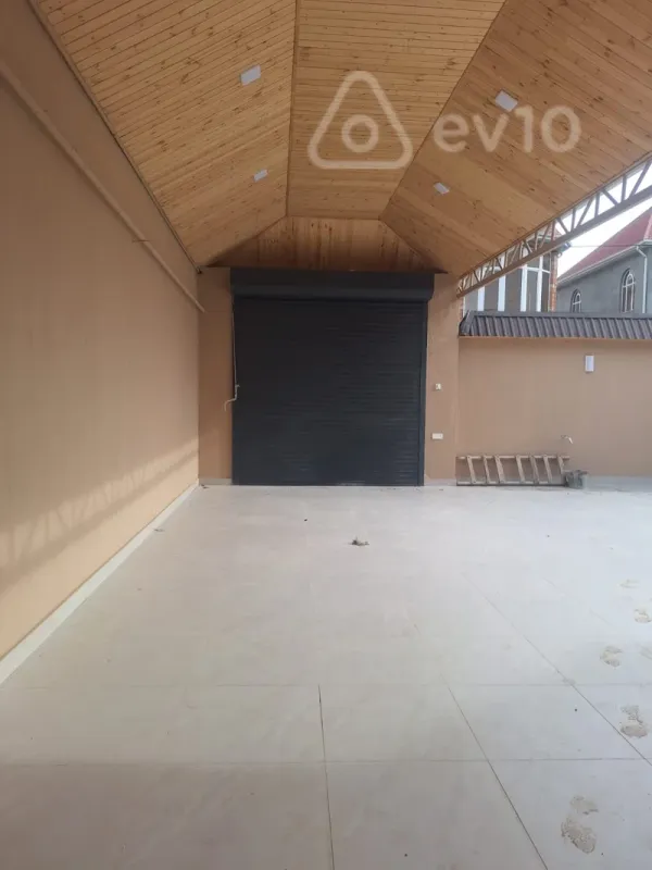Satılır 4 otaqlı həyət evi 140 m²