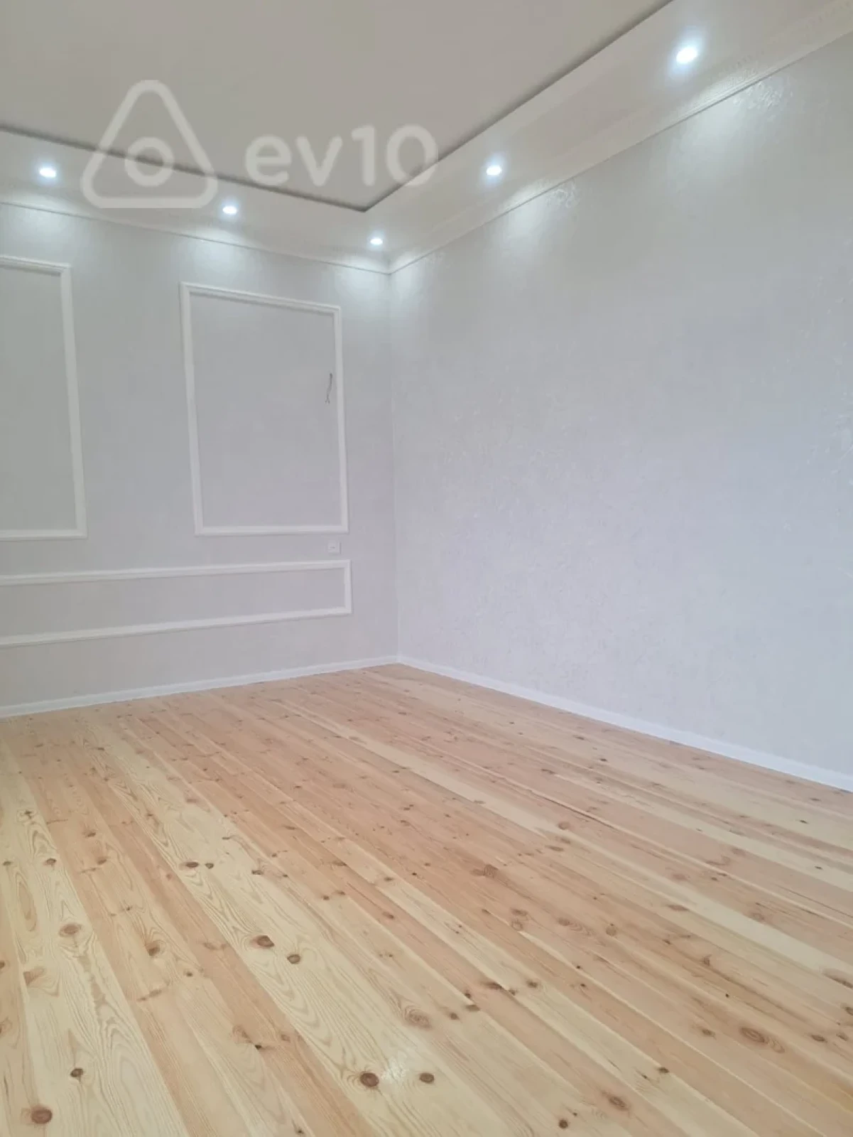 Satılır 4 otaqlı həyət evi 140 m²