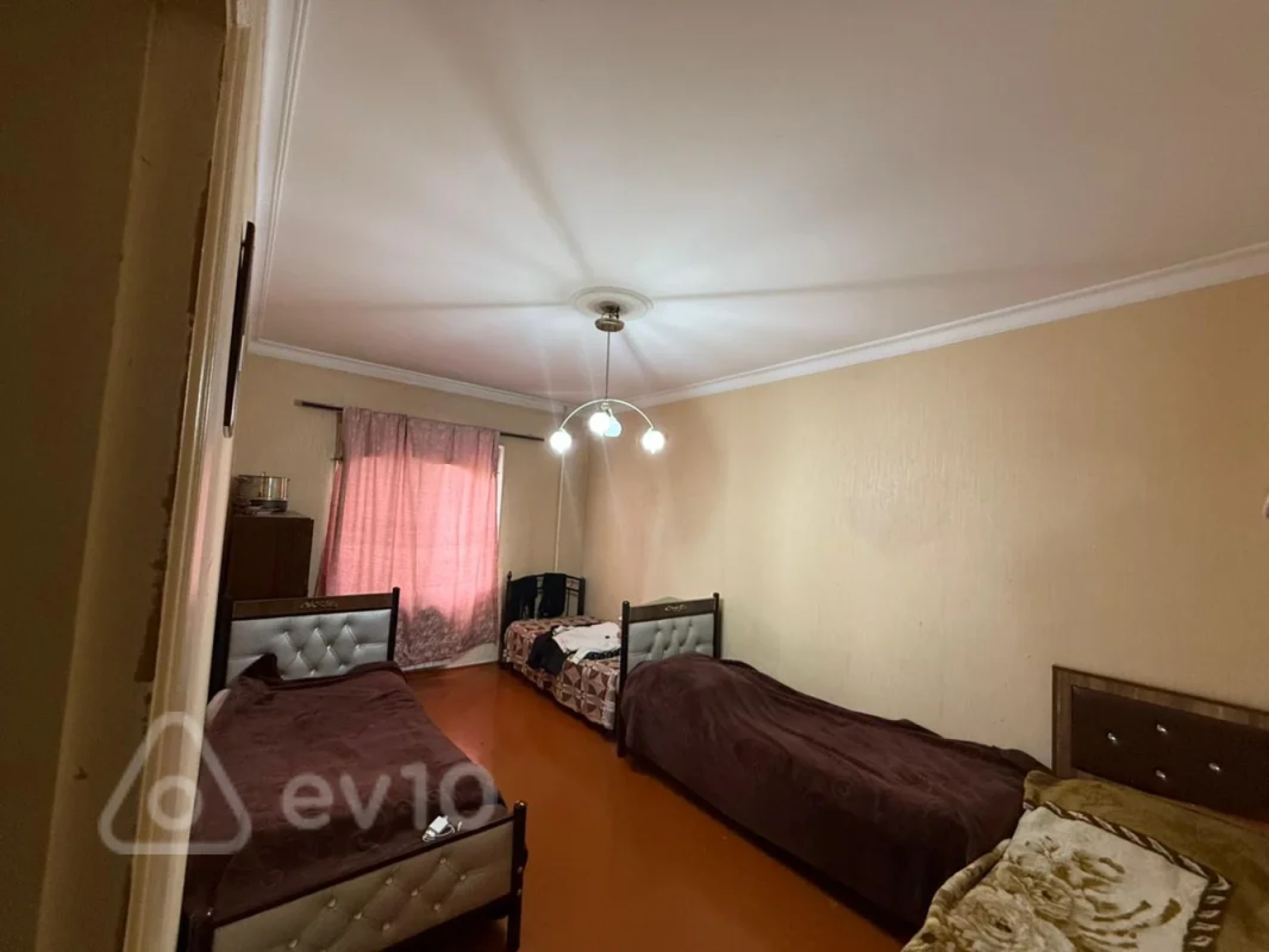 Satılır 3 otaqlı köhnə tikili 80 m²
