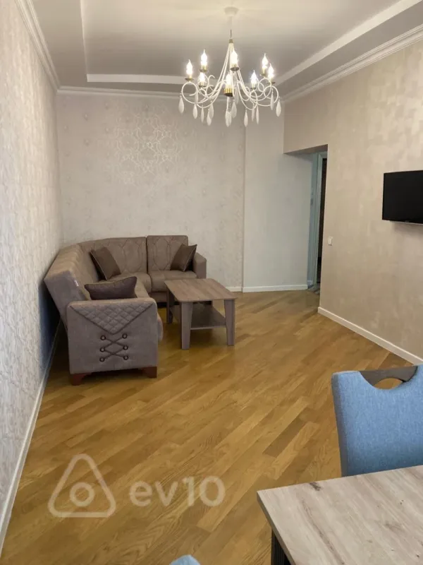 Kirayə verilir 2 otaqlı yeni tikili 72 m²