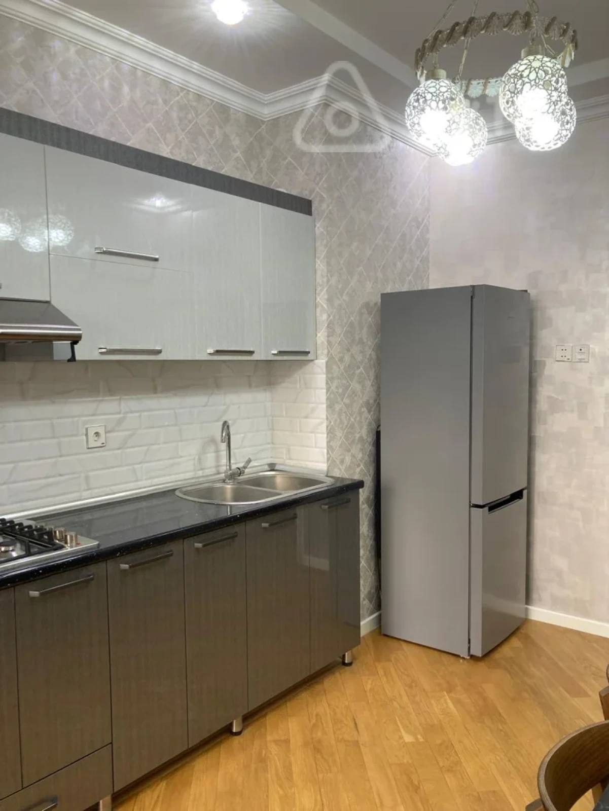 Kirayə verilir 2 otaqlı yeni tikili 72 m²