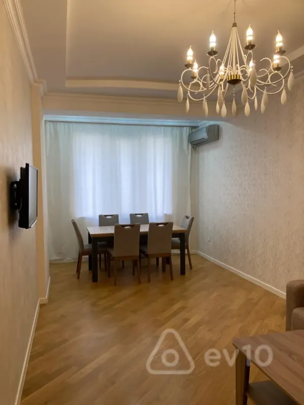 Kirayə verilir 2 otaqlı yeni tikili 72 m²