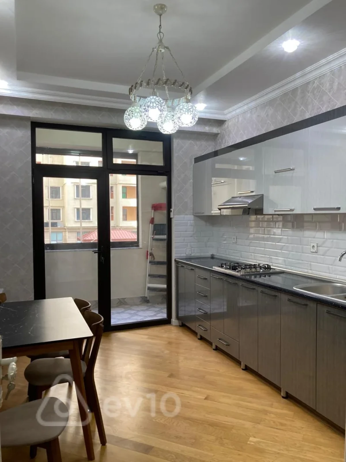 Kirayə verilir 2 otaqlı yeni tikili 72 m²