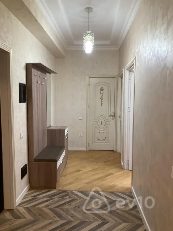 Kirayə verilir 2 otaqlı yeni tikili 72 m²