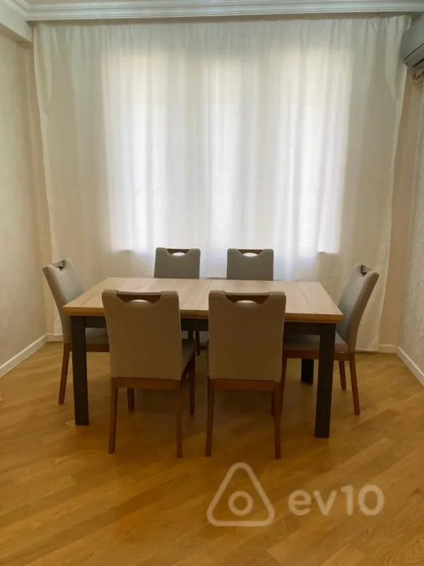 Kirayə verilir 2 otaqlı yeni tikili 72 m²