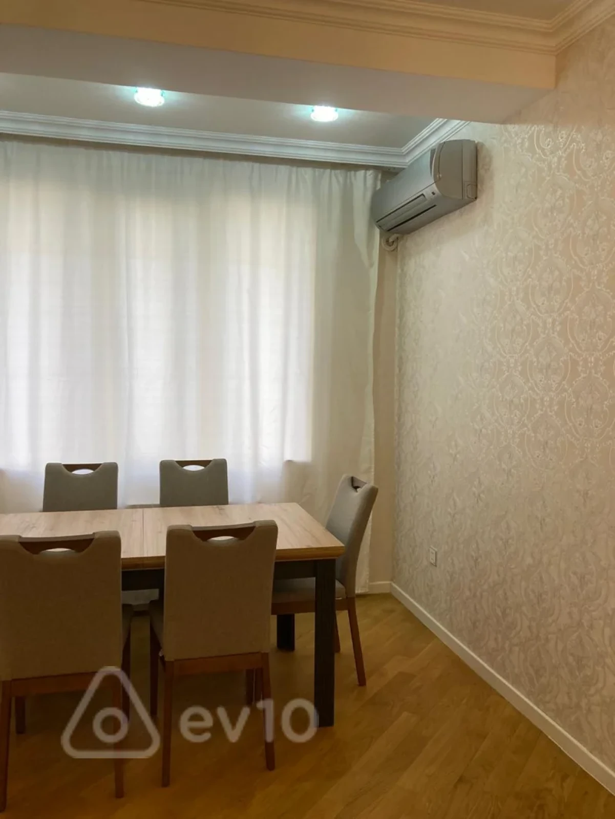 Kirayə verilir 2 otaqlı yeni tikili 72 m²