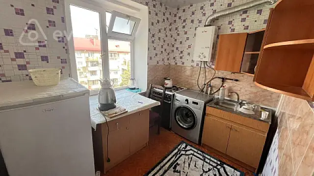 Kirayə verilir 2 otaqlı köhnə tikili 60 m²