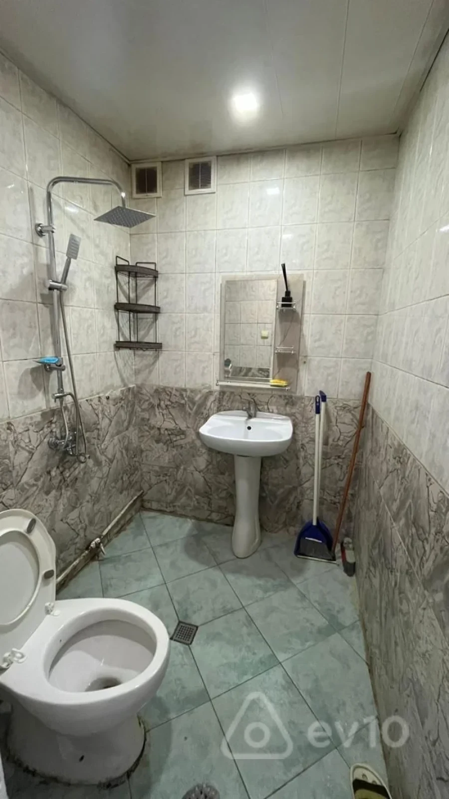 Kirayə verilir 2 otaqlı köhnə tikili 60 m²