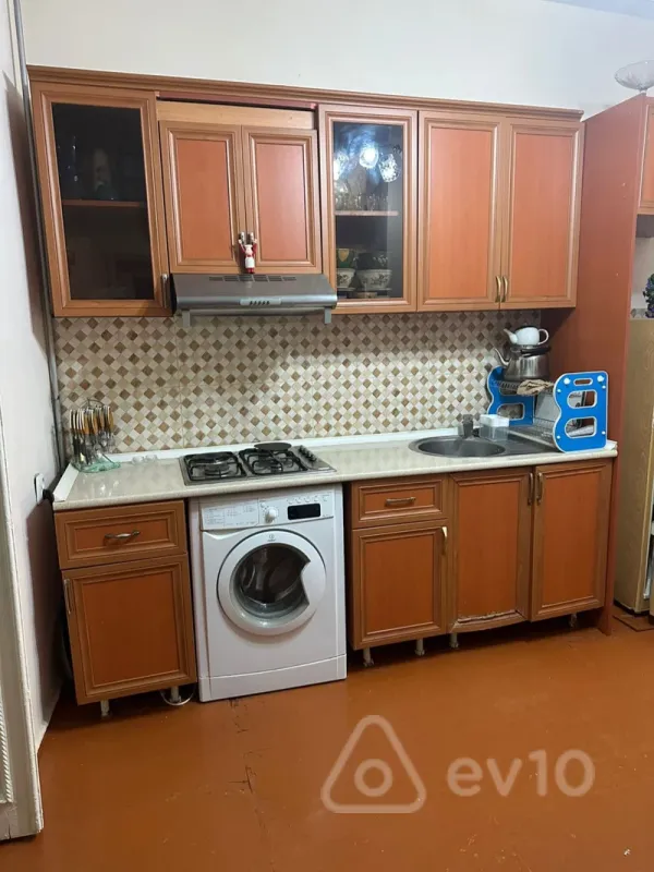 Kirayə verilir 2 otaqlı həyət evi 90 m²