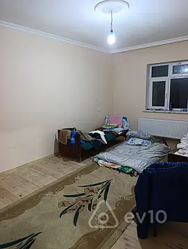Kirayə verilir 3 otaqlı köhnə tikili 80 m²