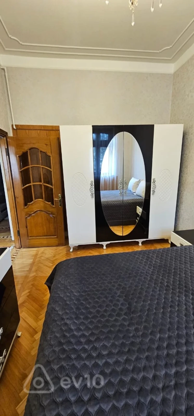 Kirayə verilir 3 otaqlı köhnə tikili 90 m²