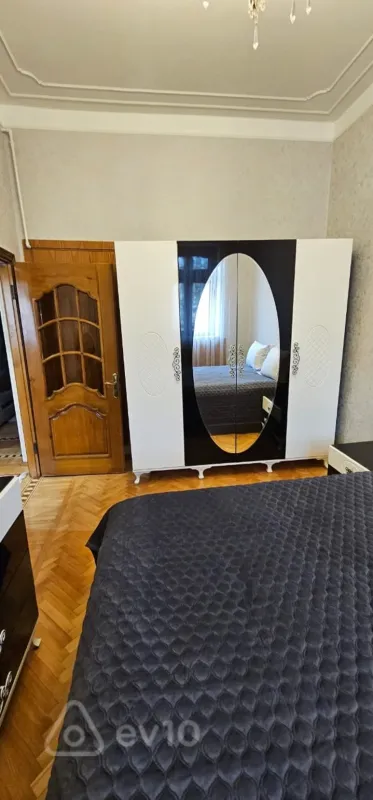 Kirayə verilir 3 otaqlı köhnə tikili 90 m²