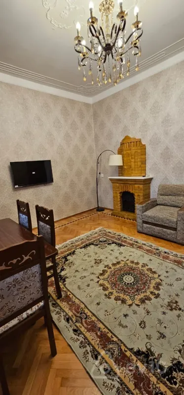 Kirayə verilir 3 otaqlı köhnə tikili 90 m²