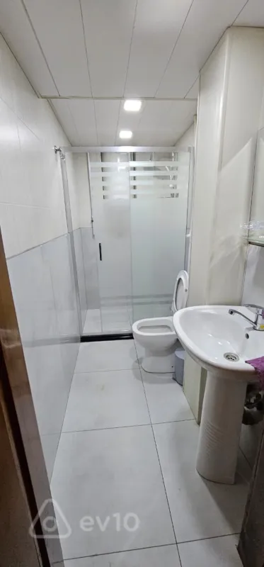 Kirayə verilir 3 otaqlı köhnə tikili 90 m²