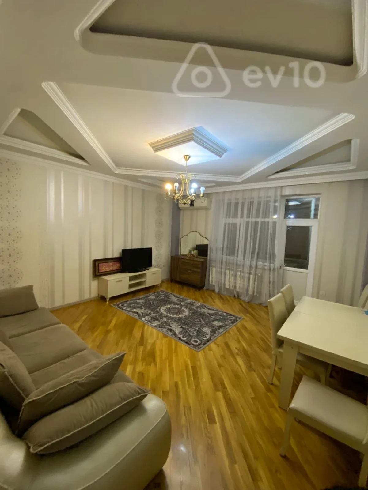 Kirayə verilir 2 otaqlı yeni tikili 80 m²
