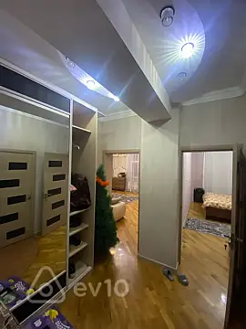 Kirayə verilir 2 otaqlı yeni tikili 80 m²