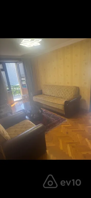 Kirayə verilir 2 otaqlı köhnə tikili 50 m²