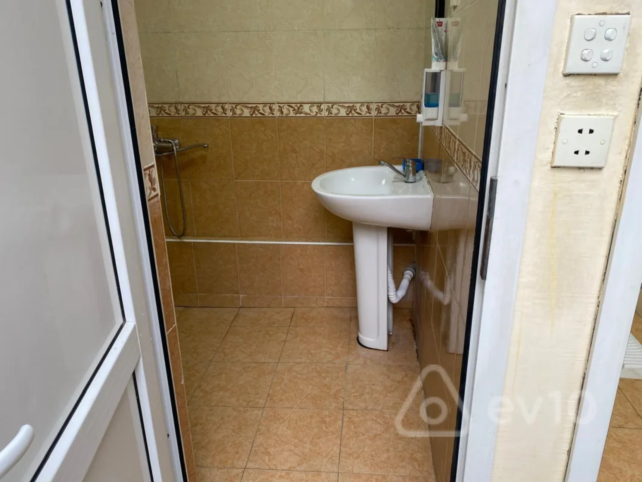 Kirayə verilir 1 otaqlı köhnə tikili 25 m²