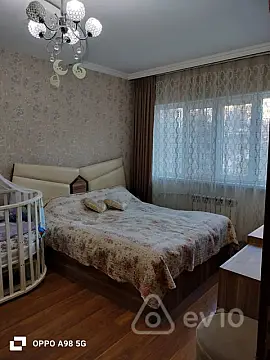 Satılır 4 otaqlı köhnə tikili 85 m²