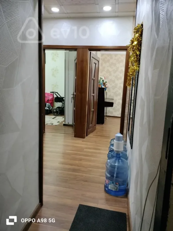Satılır 4 otaqlı köhnə tikili 85 m²