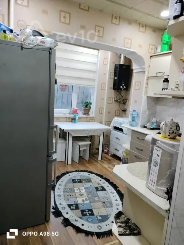Satılır 4 otaqlı köhnə tikili 85 m²