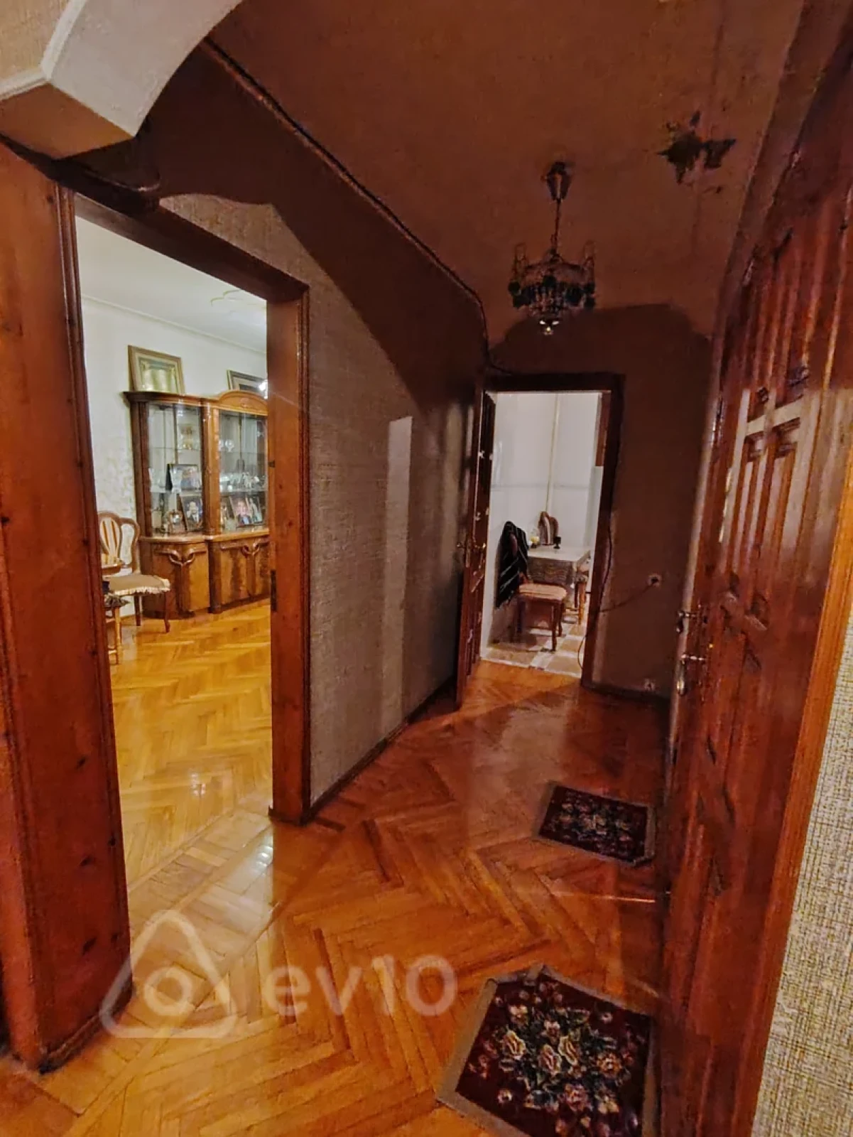 Satılır 3 otaqlı köhnə tikili 120 m²