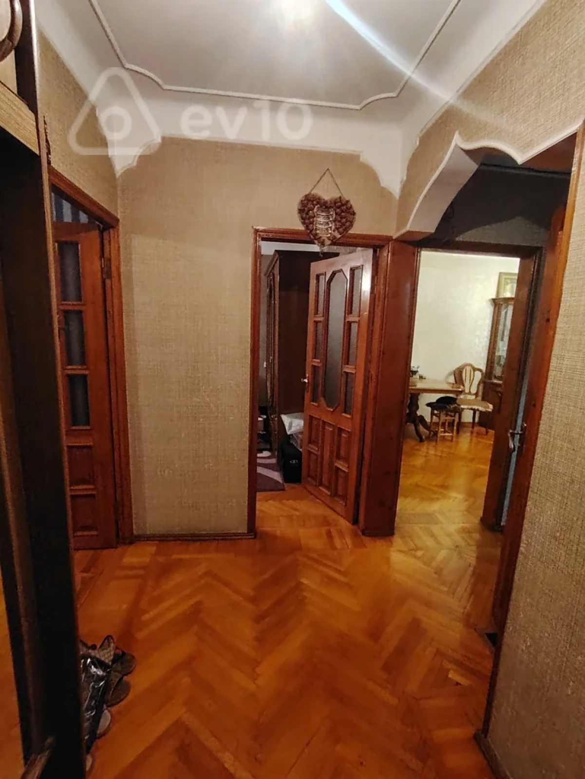 Satılır 3 otaqlı köhnə tikili 120 m²