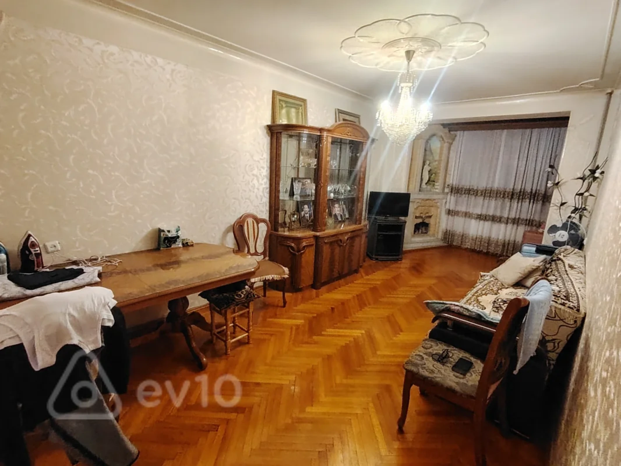 Satılır 3 otaqlı köhnə tikili 120 m²