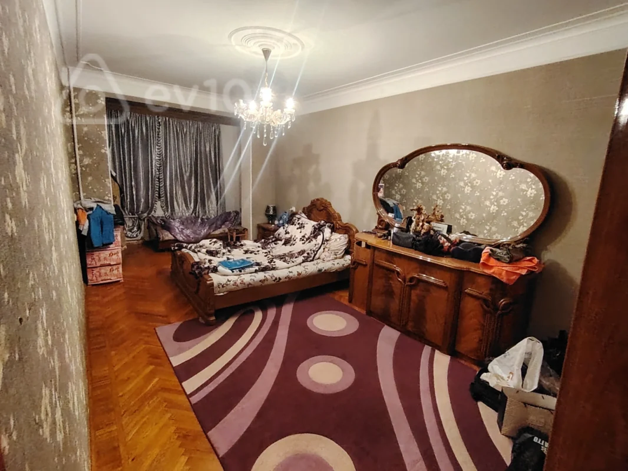 Satılır 3 otaqlı köhnə tikili 120 m²